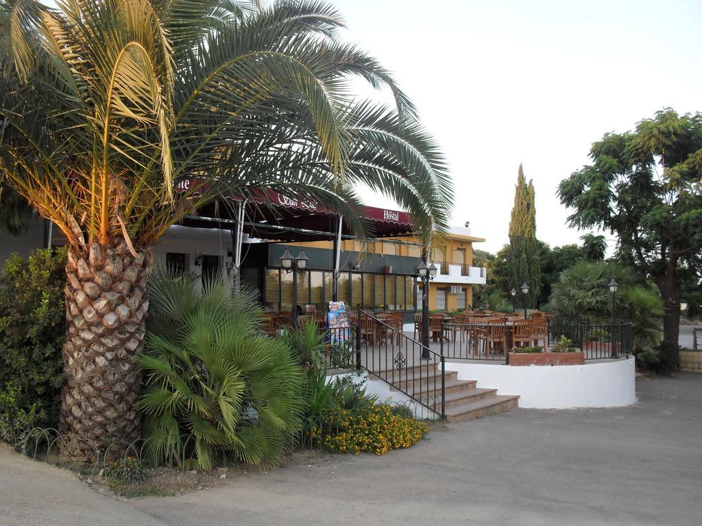 Hostal San Luis Almodovar del Rio Bagian luar foto