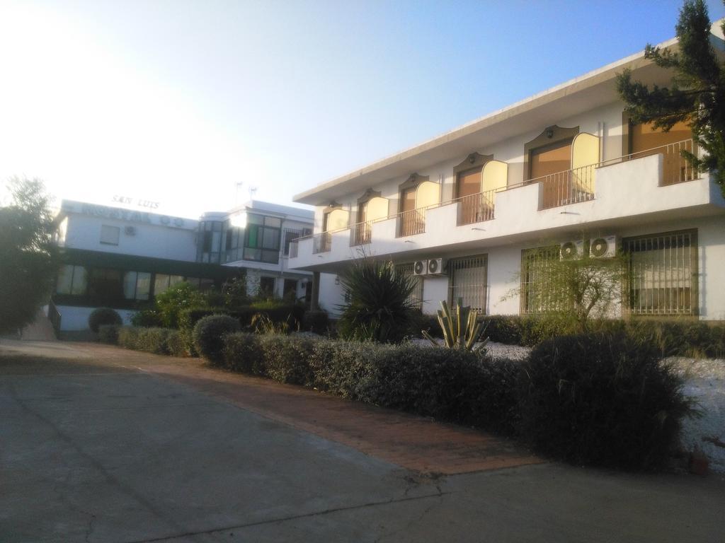 Hostal San Luis Almodovar del Rio Bagian luar foto